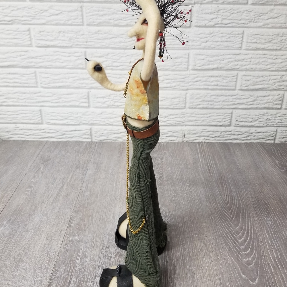 Punk Rocker Art decor doll - Picture 12 of 16